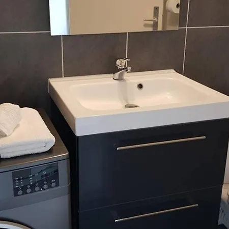 Beau Studio Renove 30m2 Balcon Vue Paris+parking Apartment